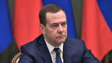 Бившият руски премиер Дмитрий Медведев изригна за МОК: „Дойде време да разбием всичко в тази престъпна организация по дяволите и да я възстановим. Това, което виждаме, е чист позор.”