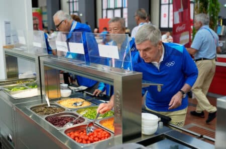 Британски спортисти отказват храна в олимпийското село: „Някои продукти липсват, качеството на храната също страда“