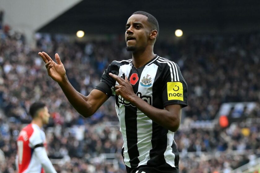 Александър Исак: Звездата на Нюкасъл, която пише история