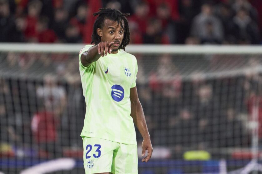 Челси е готов да плати 100 милиона евро, за да купи Кунде от Барселона