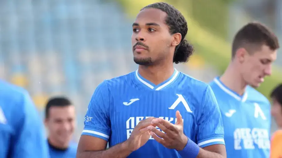 Войната бави трансфер в Левски