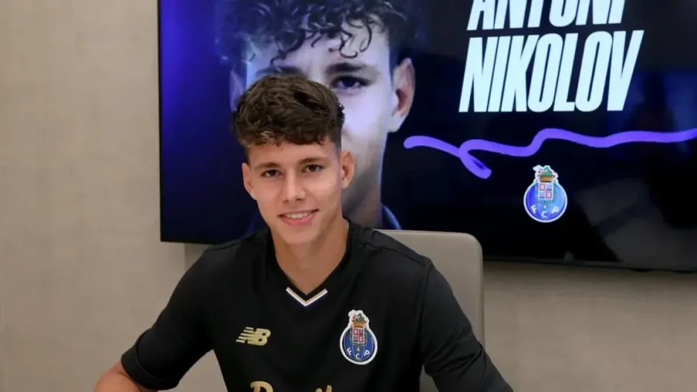 Млад талант от Ботев Пловдив поема към Порто